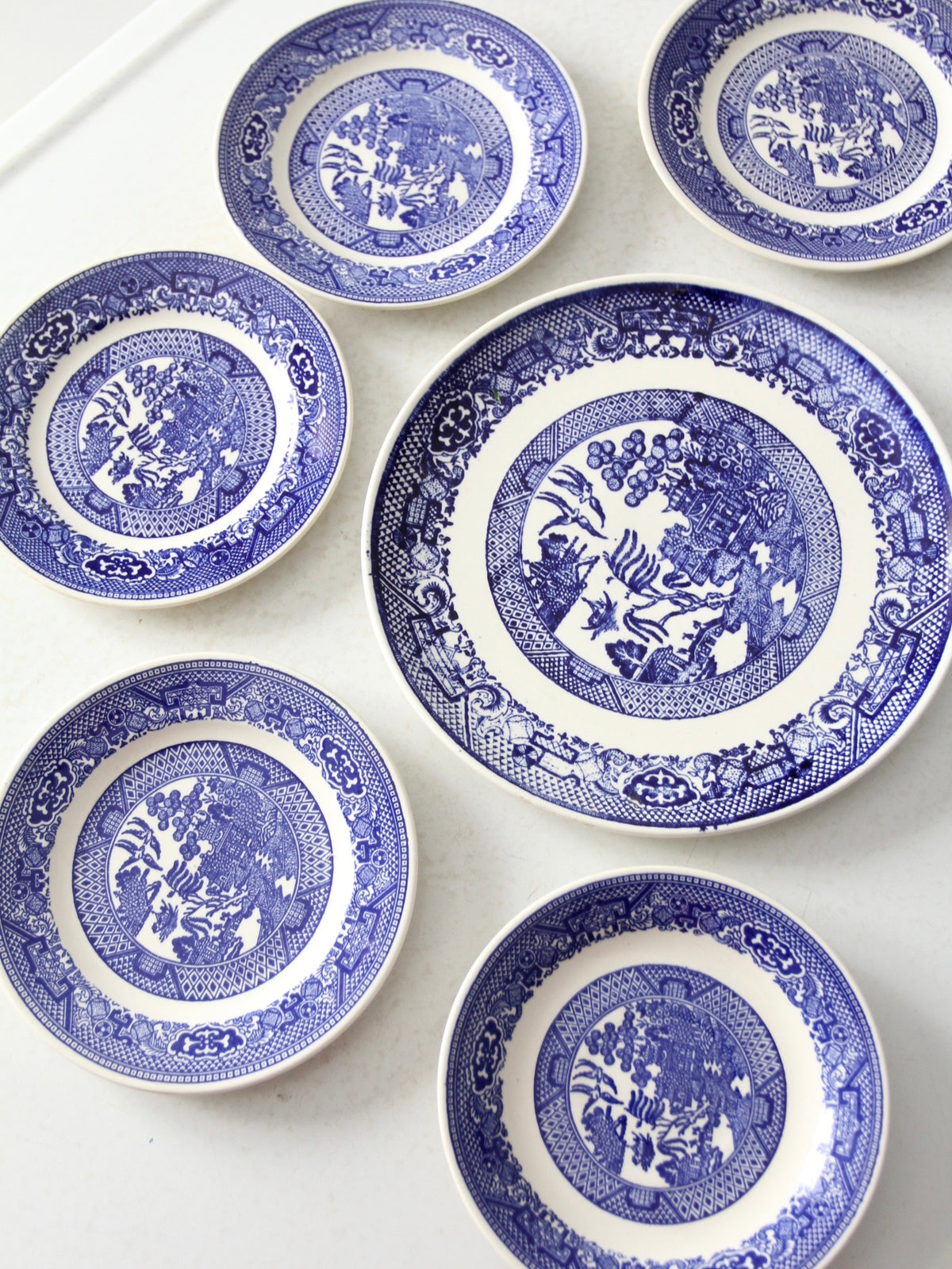 vintage Blue Willow plate collection 6pc