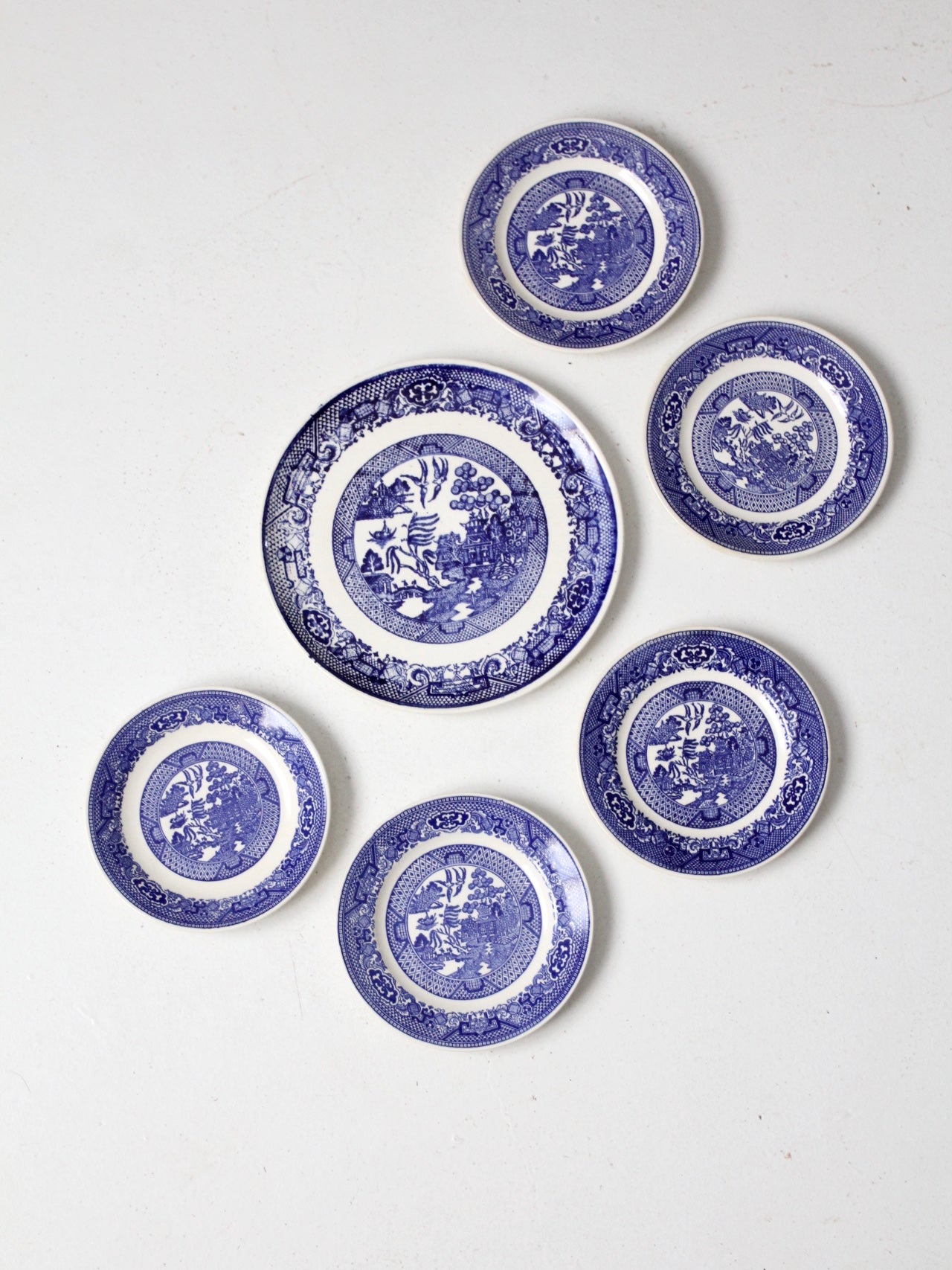 vintage Blue Willow plate collection 6pc