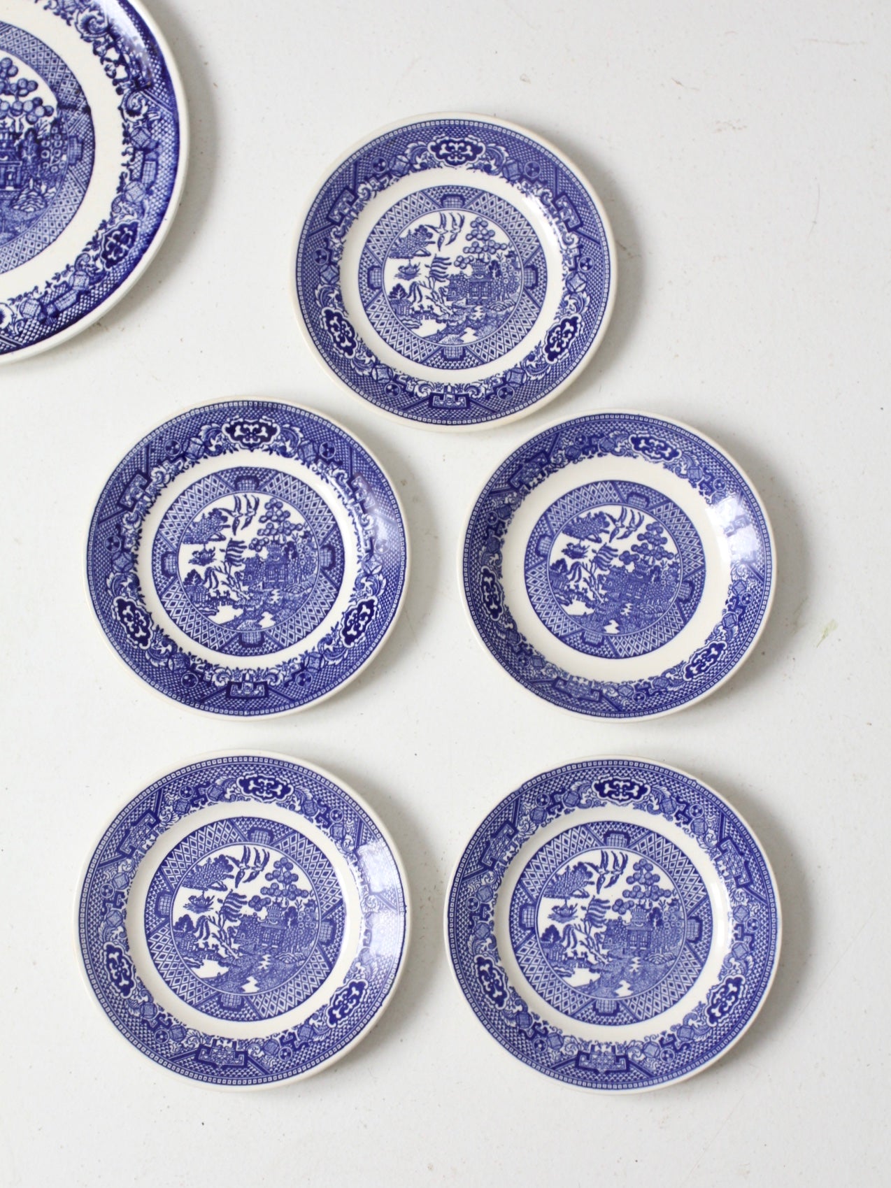 vintage Blue Willow plate collection 6pc